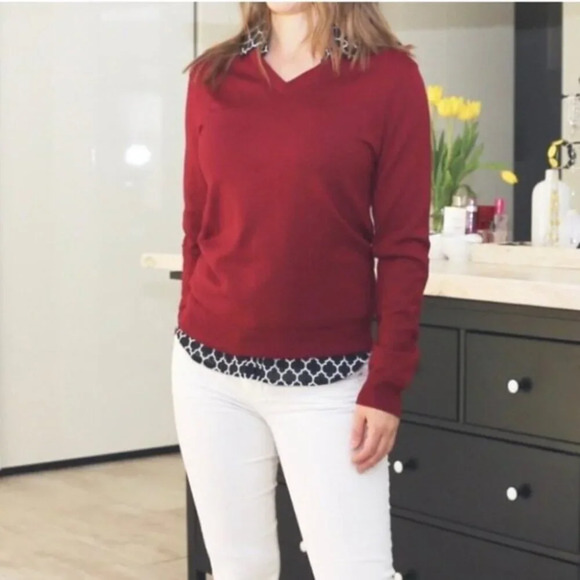 Cranberry Merino wool sweater - Picture 1 of 7